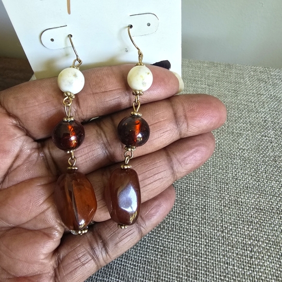 Erica Lyons Brown White Beaded Round Tier Earrings - Picture 3 of 3